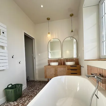 Superbe Maison Renovee En Plein Coeur De Sainte Marine Casa de Férias *