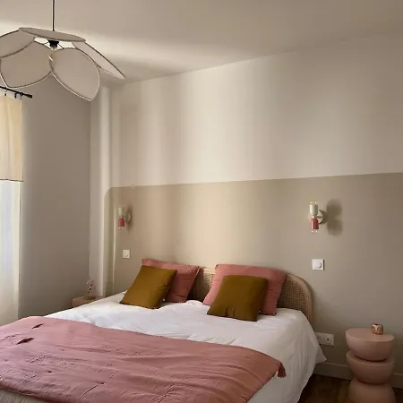Casa de Férias Superbe Maison Renovee En Plein Coeur De Sainte Marine *